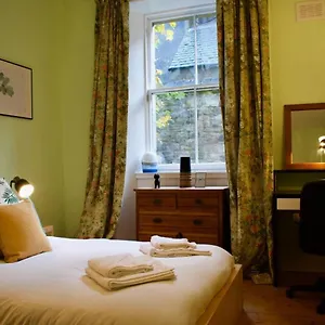 3 Bedroom Next To Leafy Meadows , Edinburgh United Kingdom