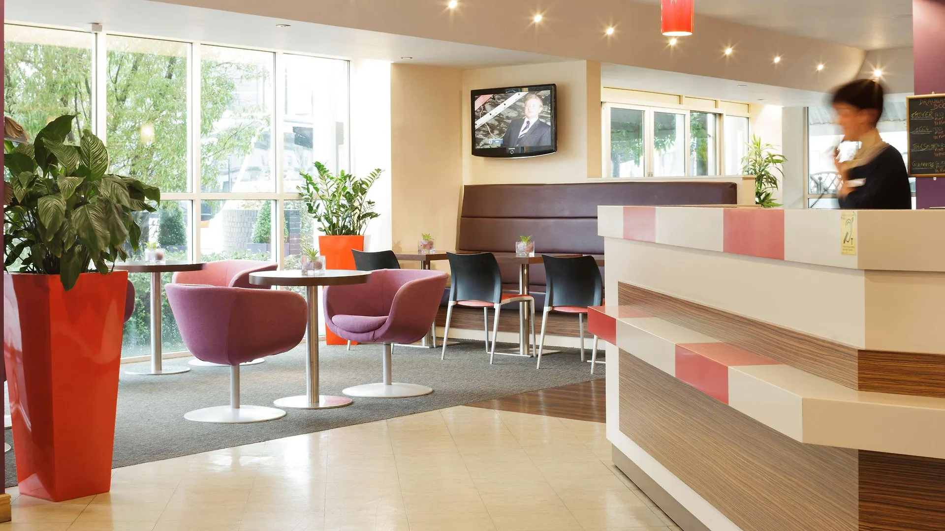 מלון Ibis Cardiff Centre 3*,