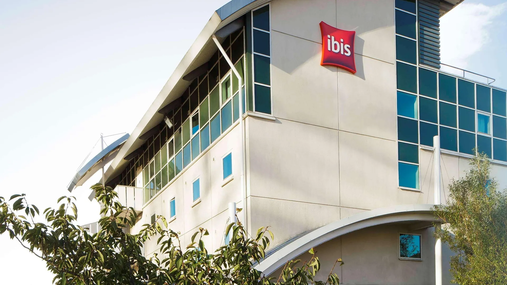 Ibis Cardiff Centre Hotel 3*,